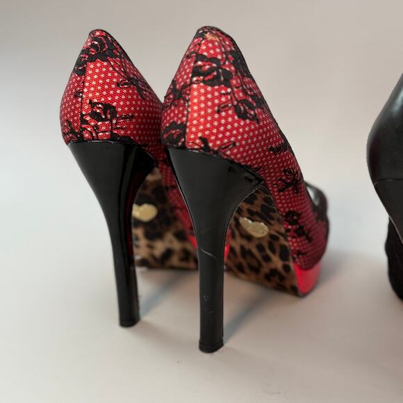 Vince Camuto & Betsey Johnson Peep Toe Platforms - Picture 9 of 9